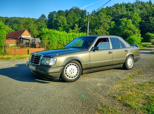 W124
Už sme asi vyrástli a čas trávime v realite. Ale bolo by sa vrátiť ku koreňom. Táto galéria mi dala skúsenosti či už v úpravách áut ale aj v práci v photoshope aspoň na štandardnej úrovni čo využívam dodnes :-) 
