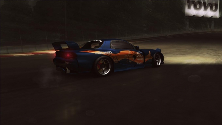 Mazda Rx 7
Neviem ci ta modra s oranzovou ide moc k sebe a k vinylu chcel som to taketo jednoduchsie aby to nebolo moc preplacane :)
