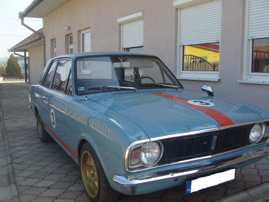 FORD
 MOJA CORTINA
