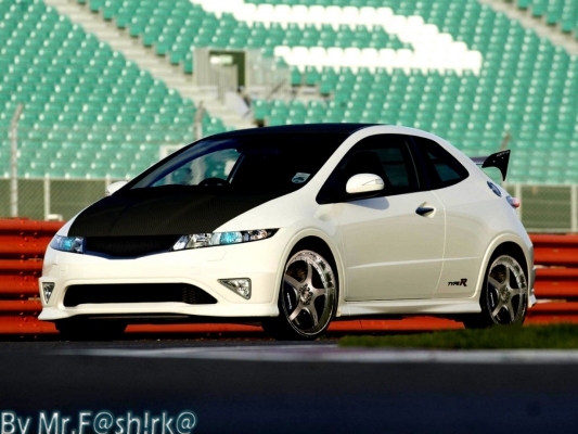 Honda Civic Type R
[URL=http://img268.imageshack.us/i/sadak.jpg/][IMG]http://img268.imageshack.us/img268/1092/sadak.th.jpg[/IMG][/URL]

Dufam ze sa paci :))

